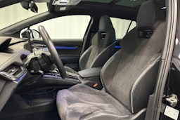 musta Skoda Enyaq 2023 kuva 16.