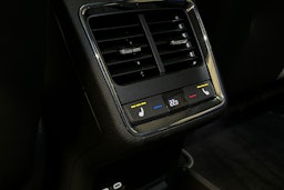 musta Skoda Enyaq 2023 kuva 36.