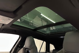 musta Skoda Enyaq 2023 kuva 38.