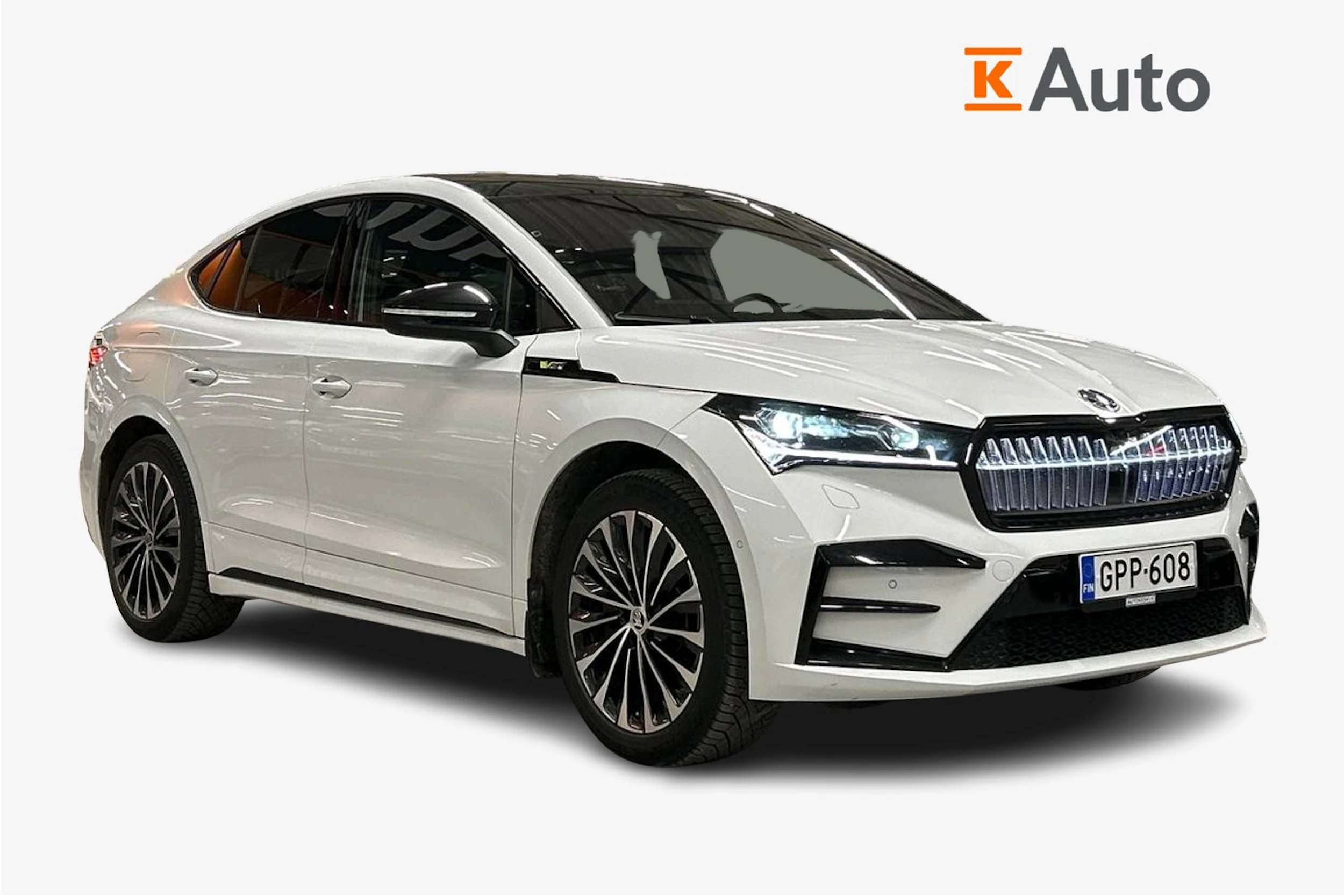 valkoinen Skoda Enyaq 2023 kuva 1.