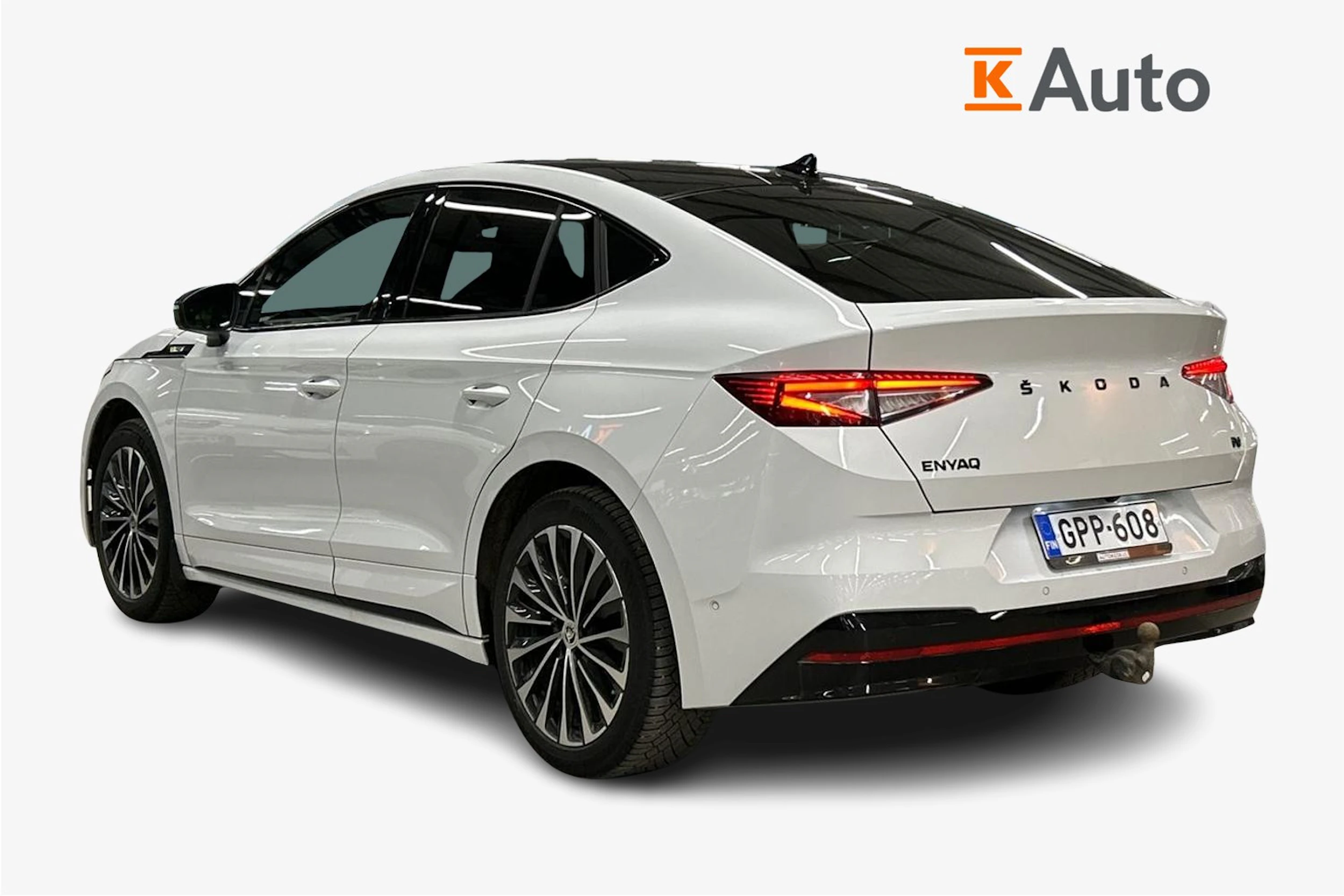 valkoinen Skoda Enyaq 2023 kuva 2.