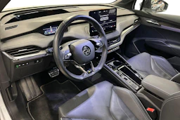 valkoinen Skoda Enyaq 2023 kuva 3.