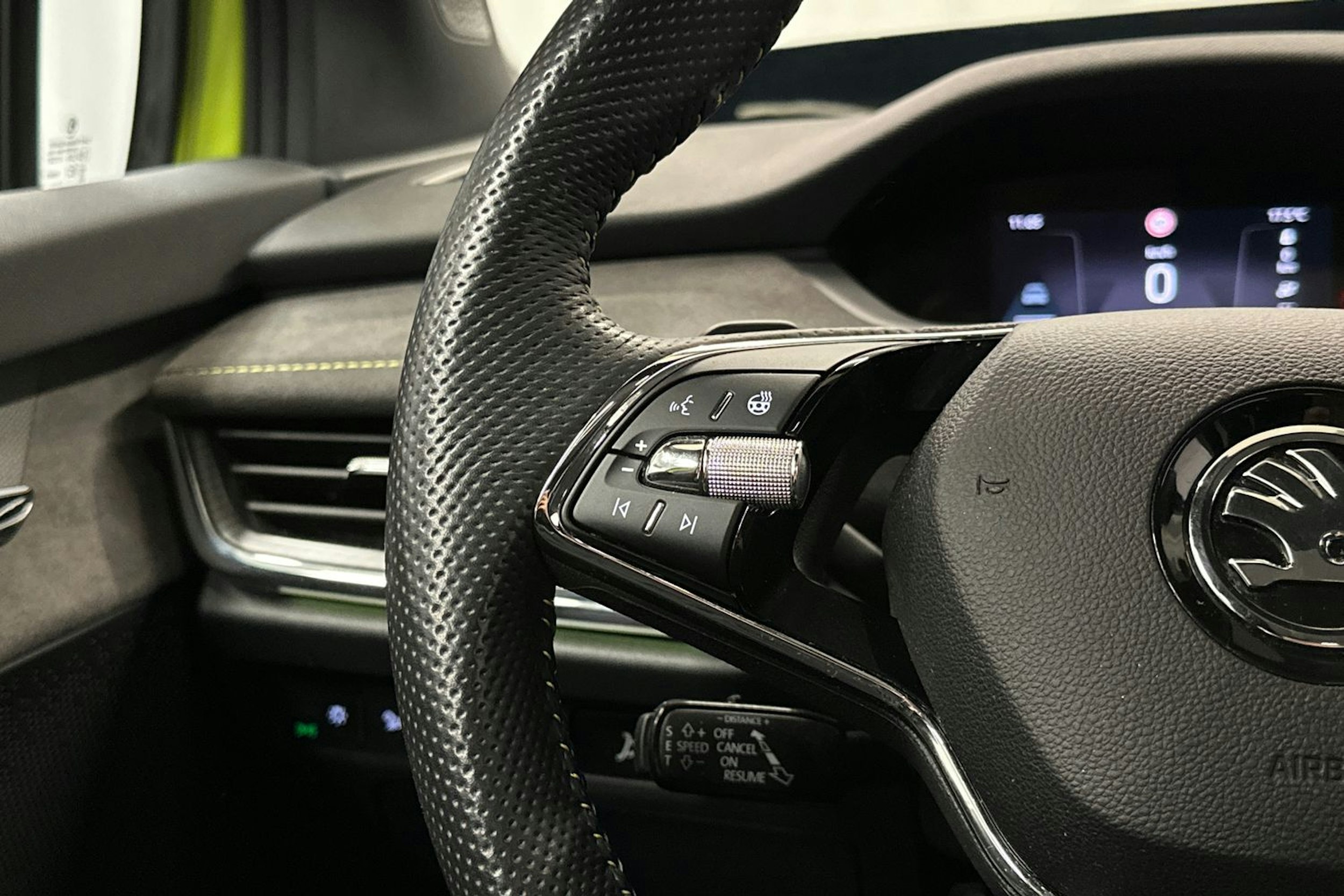 vihreä Skoda Enyaq 2023 kuva 20.