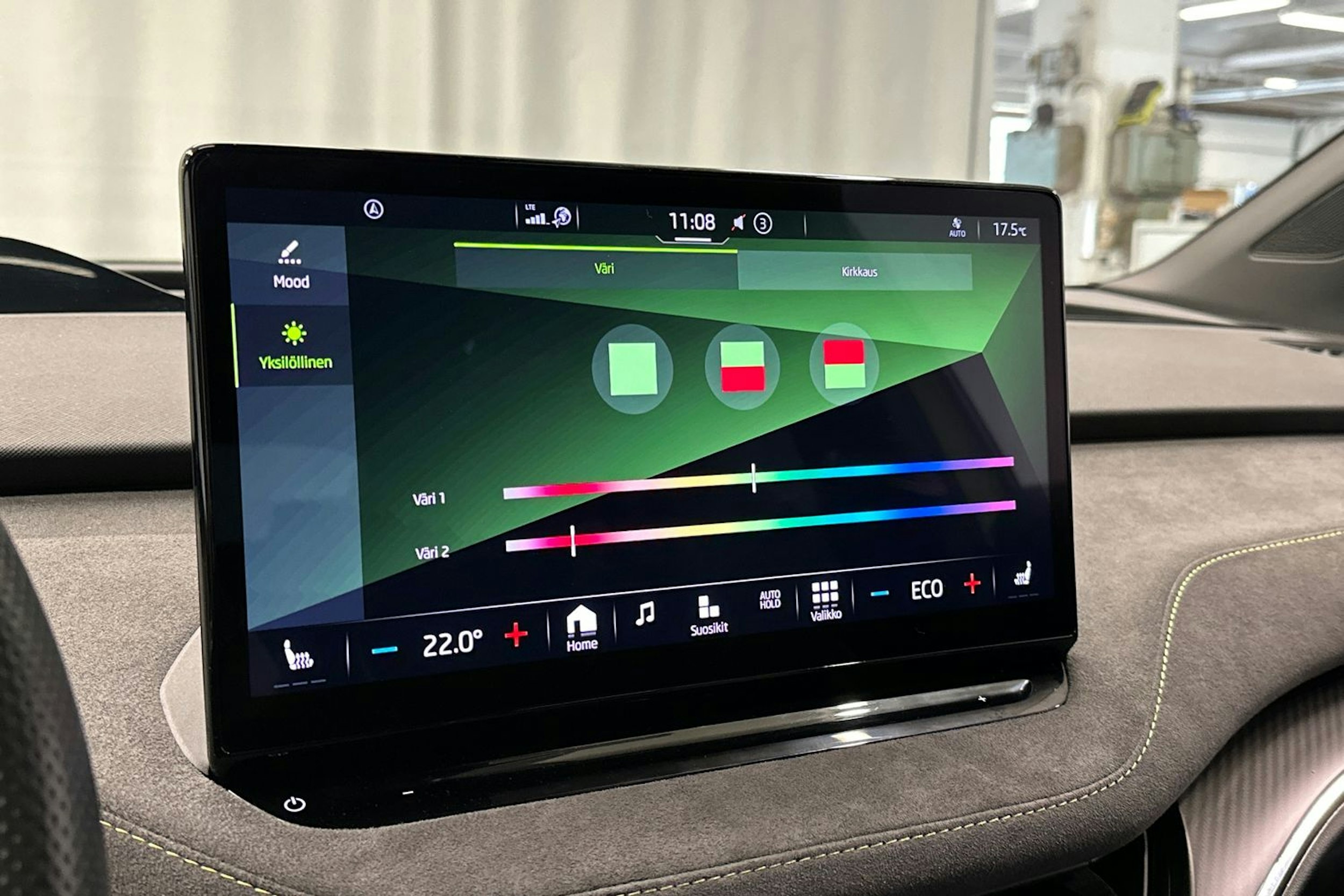 vihreä Skoda Enyaq 2023 kuva 34.