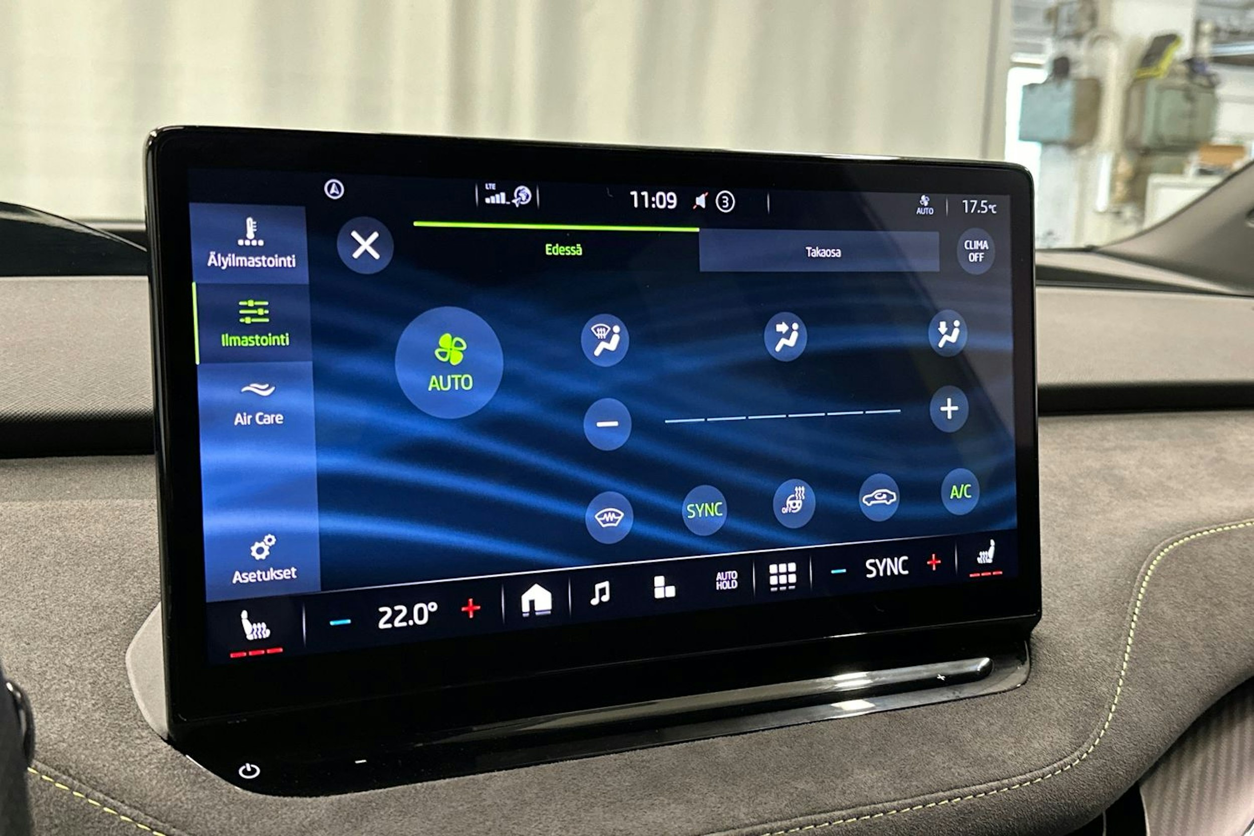 vihreä Skoda Enyaq 2023 kuva 36.