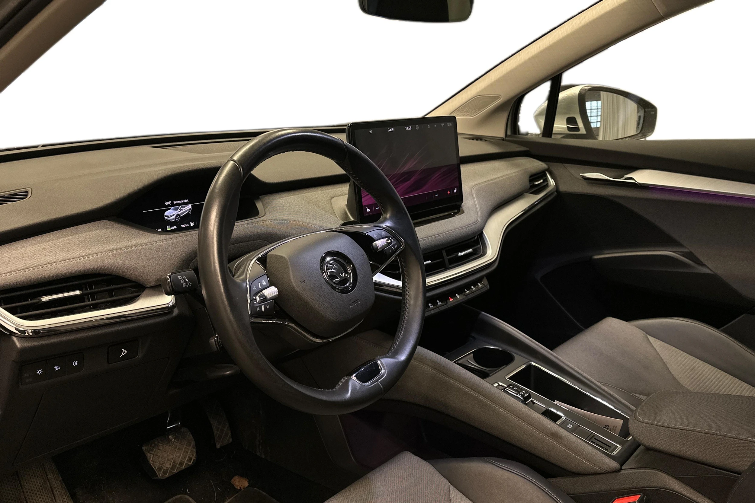 harmaa Skoda Enyaq 2023 kuva 3.