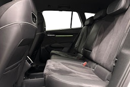 valkoinen Skoda Enyaq 2023 kuva 8.