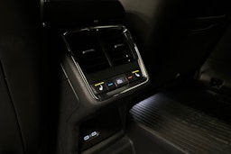 valkoinen Skoda Enyaq 2023 kuva 11.