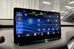 valkoinen Skoda Enyaq 2023 kuva 17.