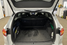 valkoinen Skoda Enyaq 2023 kuva 25.