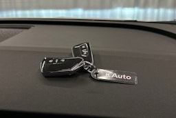 valkoinen Skoda Enyaq 2023 kuva 28.