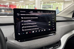 Musta Skoda Enyaq 2023 kuva 15.