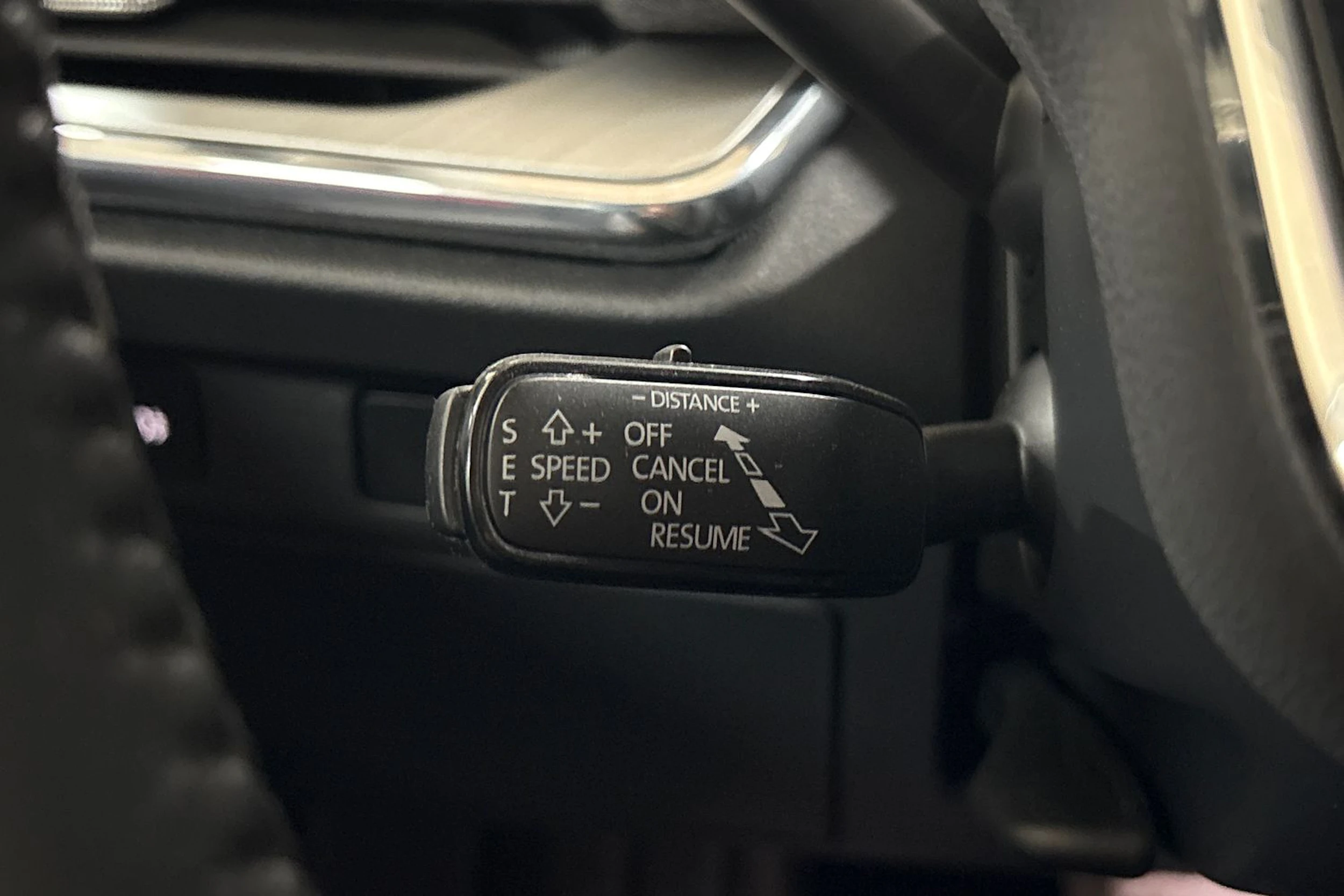 Musta Skoda Enyaq 2023 kuva 21.