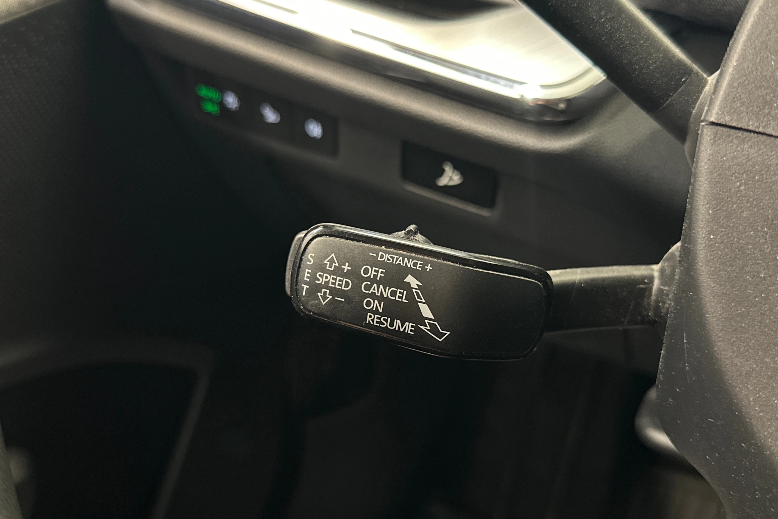 harmaa Skoda Enyaq 2023 kuva 24.
