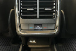harmaa Skoda Enyaq 2023 kuva 27.