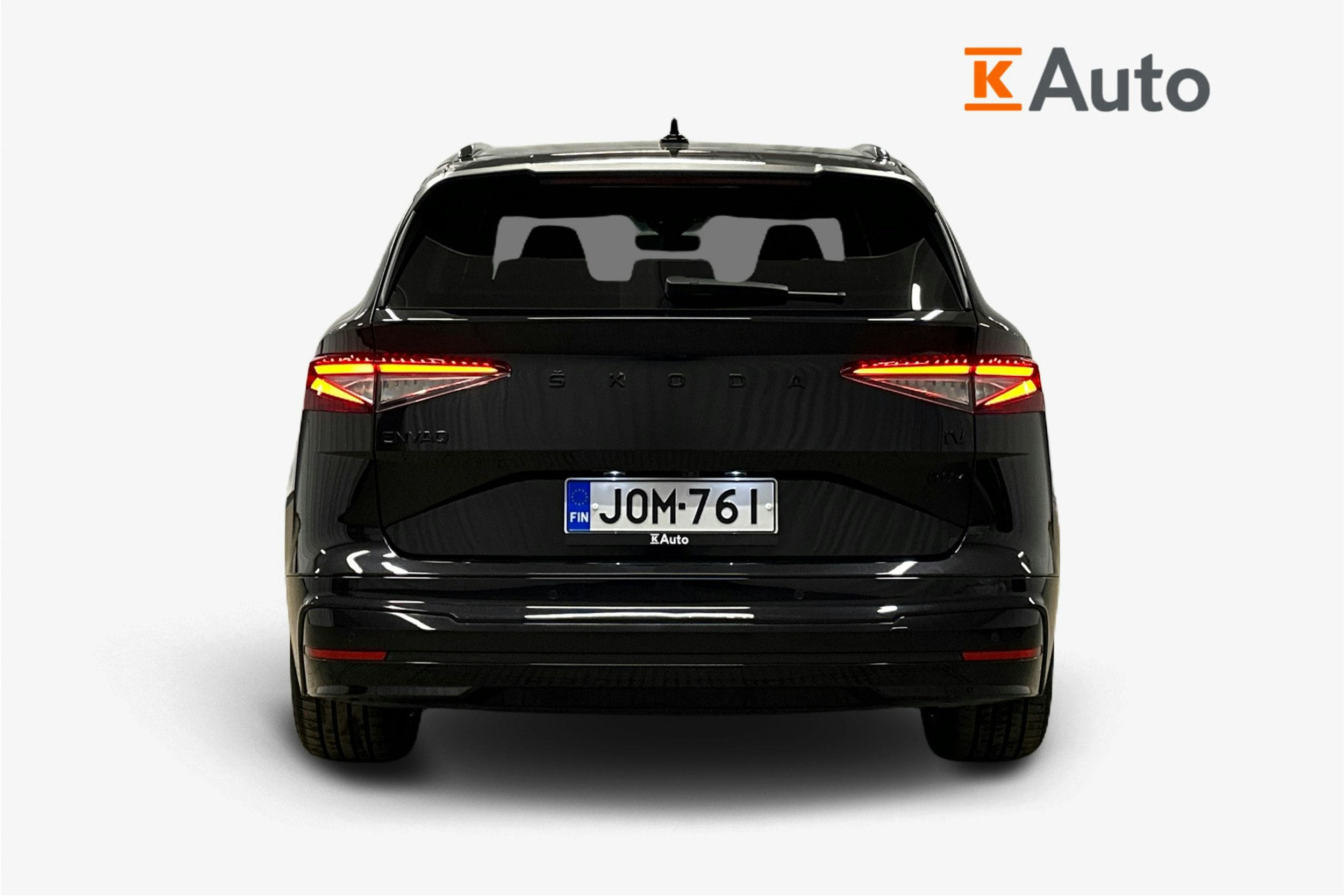 musta Skoda Enyaq 2023 kuva 3.