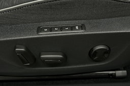 musta Skoda Enyaq 2023 kuva 19.