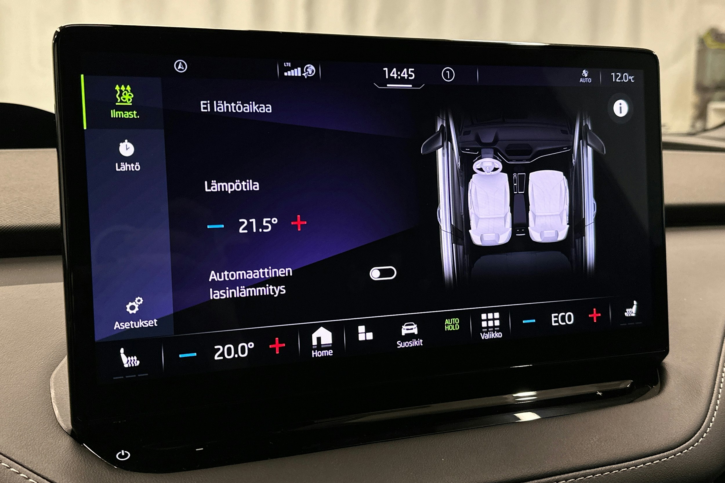 musta Skoda Enyaq 2023 kuva 30.