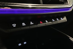 musta Skoda Enyaq 2023 kuva 33.