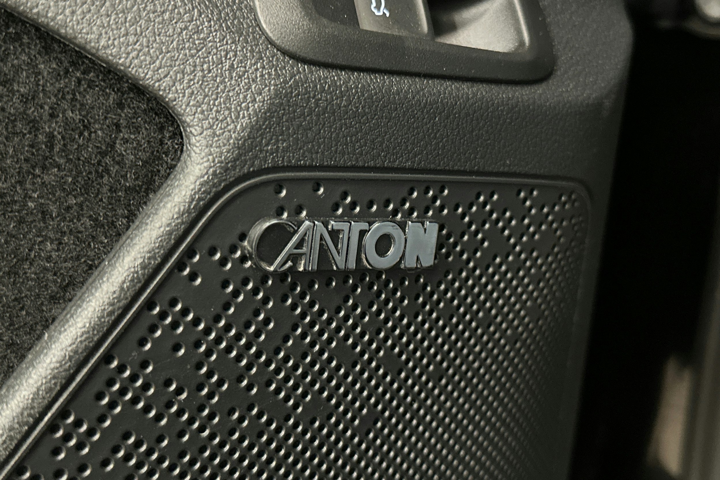 musta Skoda Enyaq 2023 kuva 35.