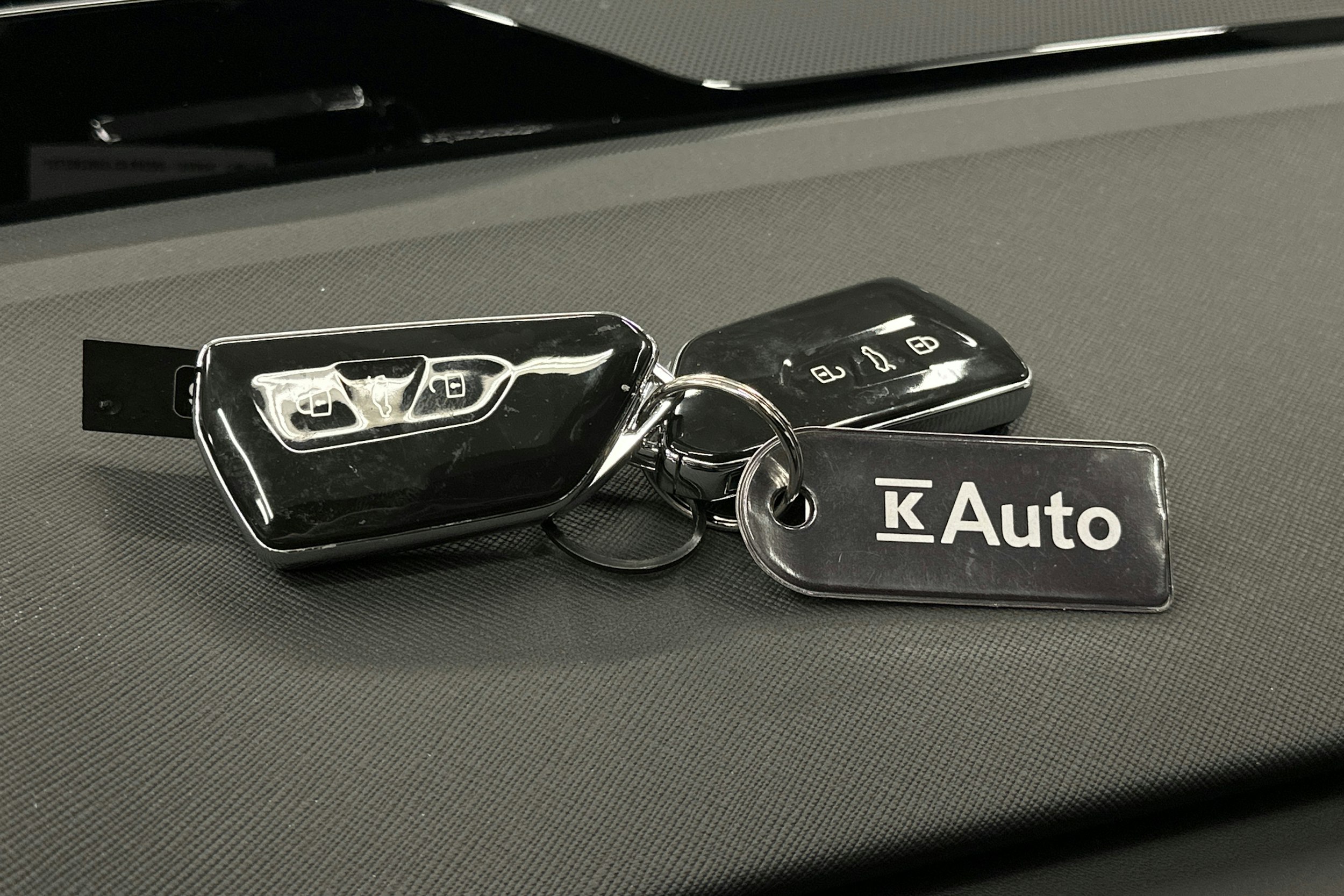 musta Skoda Enyaq 2023 kuva 36.