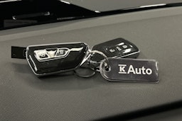 musta Skoda Enyaq 2023 kuva 36.