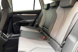 harmaa Skoda Enyaq 2023 kuva 10.