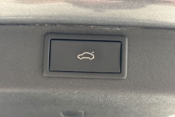 harmaa Skoda Enyaq 2023 kuva 16.