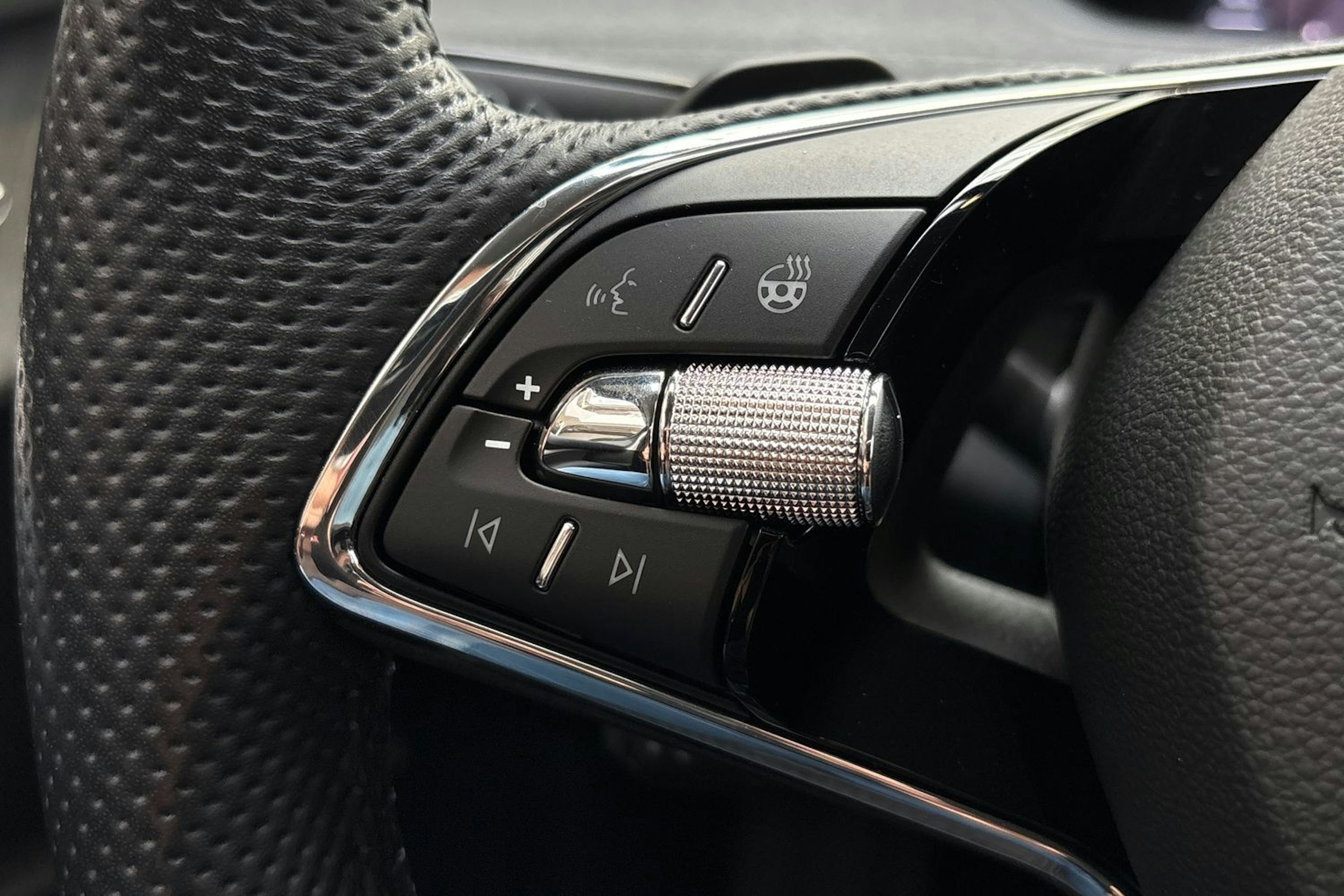 harmaa Skoda Enyaq 2023 kuva 19.