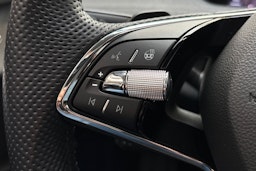 harmaa Skoda Enyaq 2023 kuva 19.