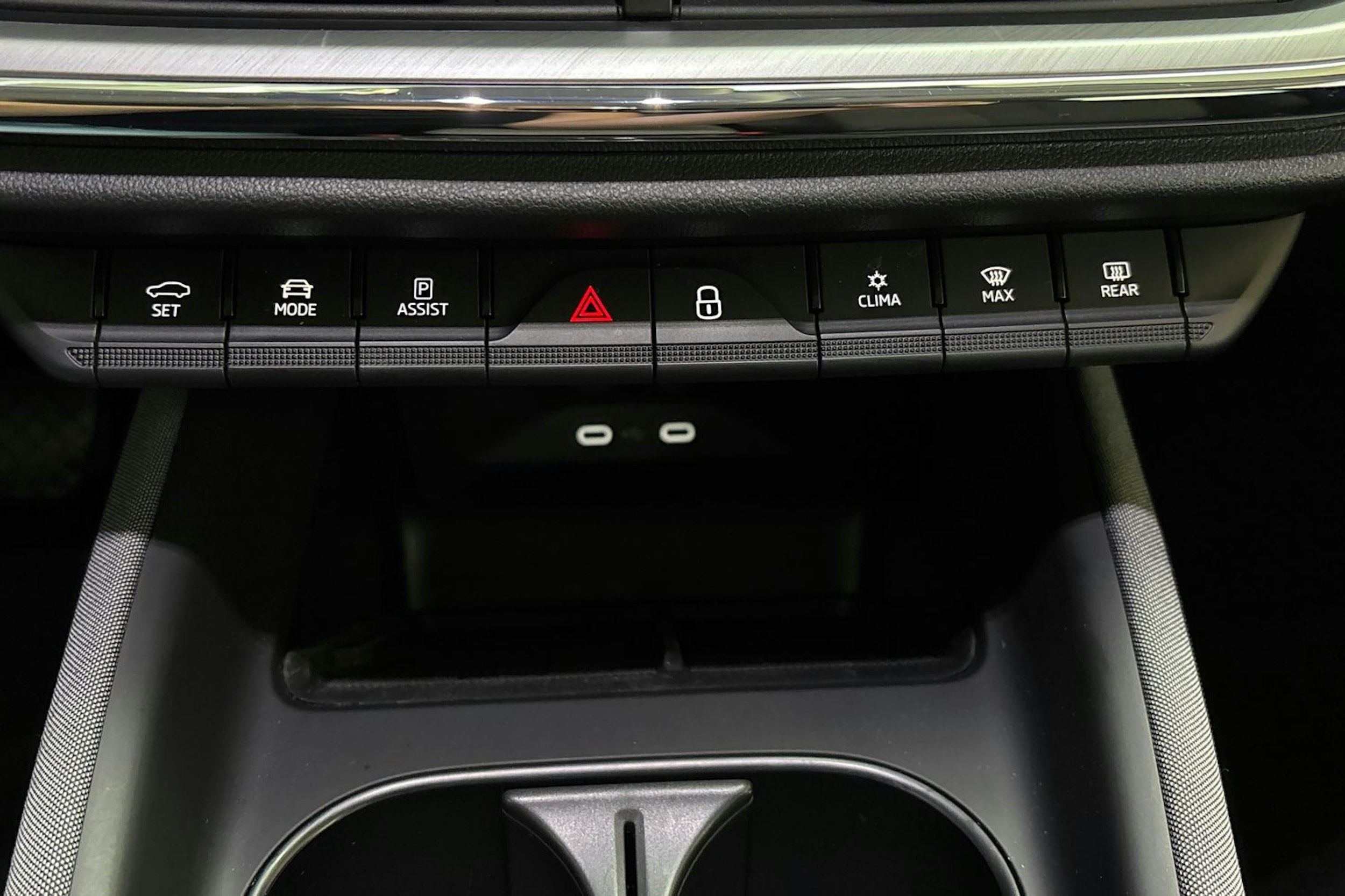 harmaa Skoda Enyaq 2023 kuva 28.