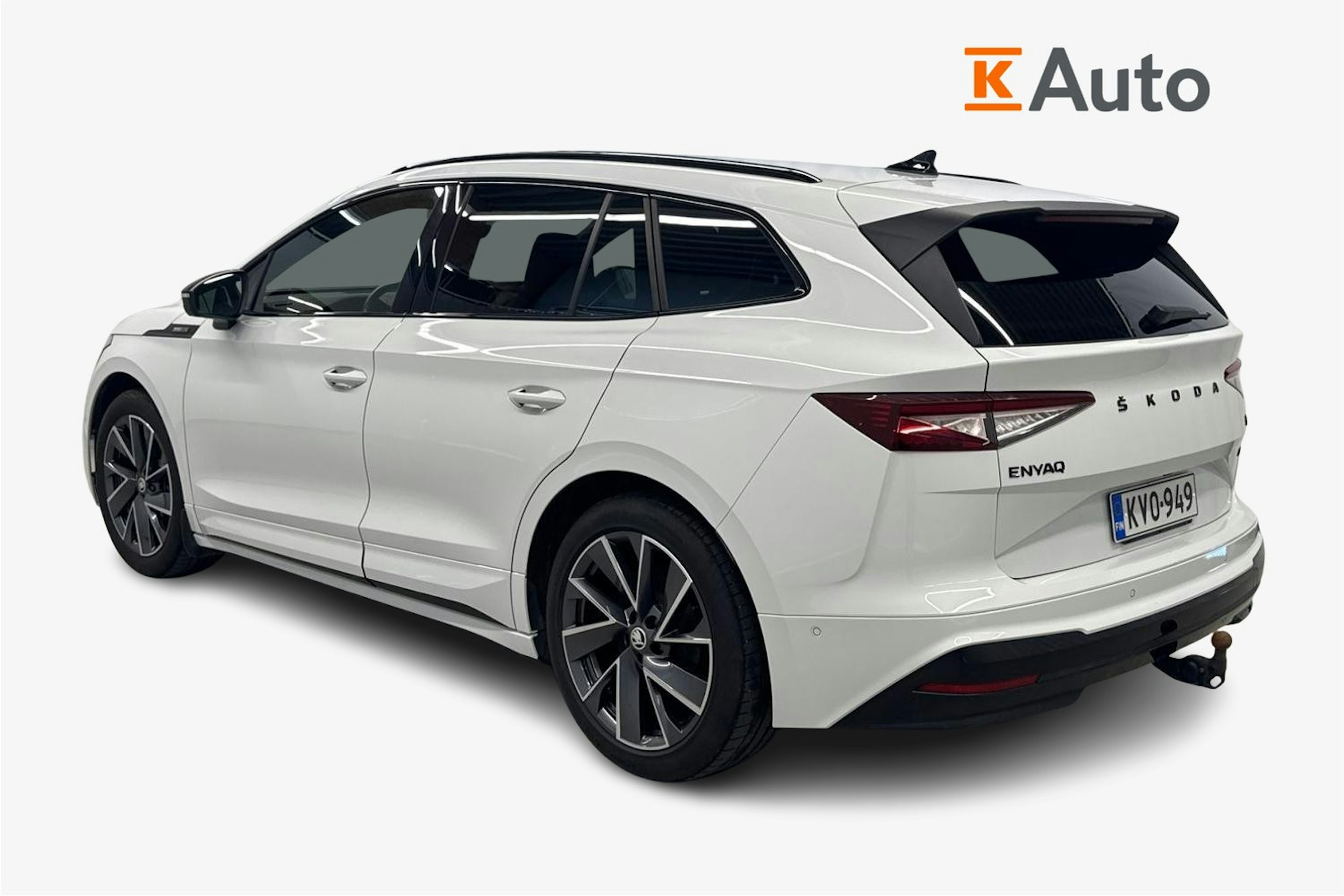 valkoinen Skoda Enyaq 2023 kuva 2.