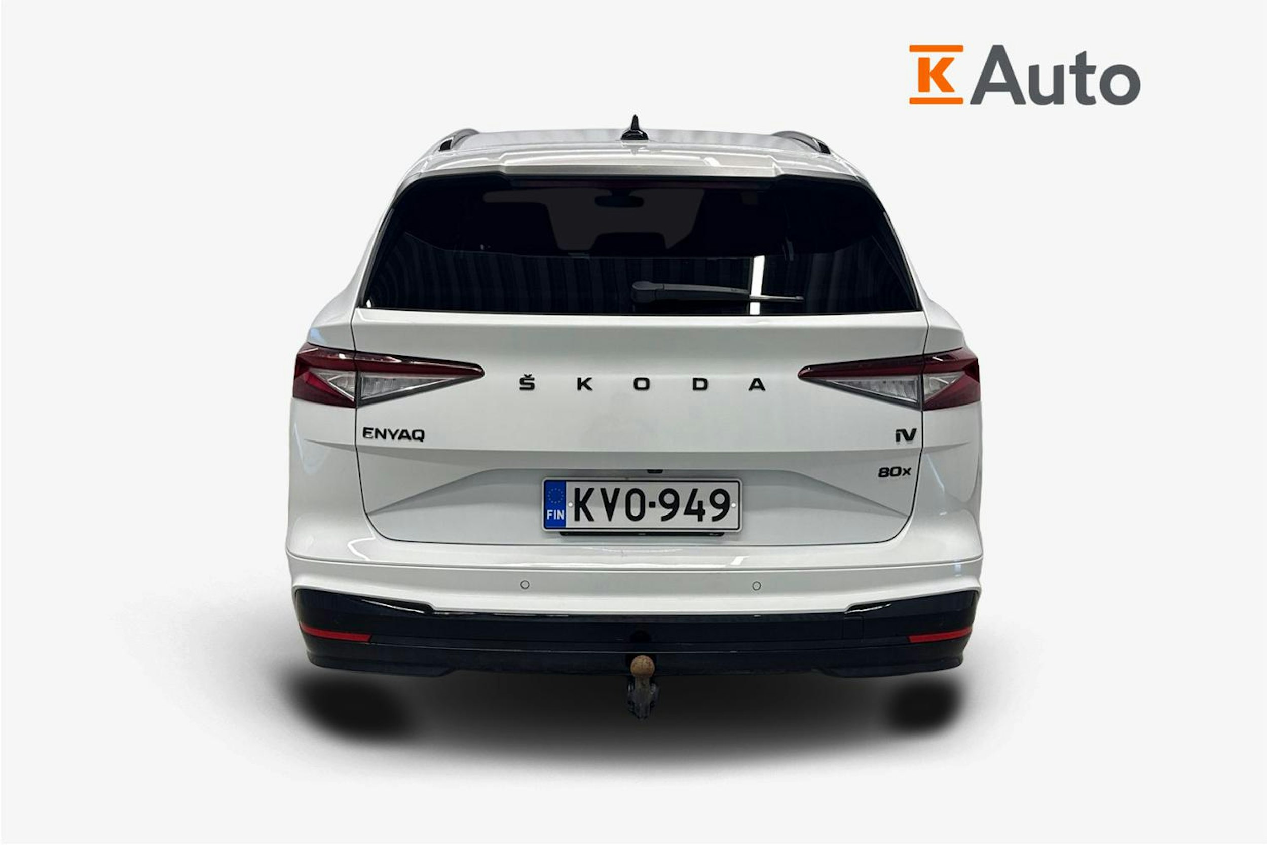 valkoinen Skoda Enyaq 2023 kuva 3.
