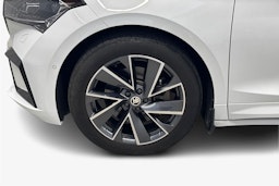 valkoinen Skoda Enyaq 2023 kuva 11.