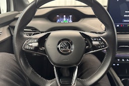 valkoinen Skoda Enyaq 2023 kuva 14.
