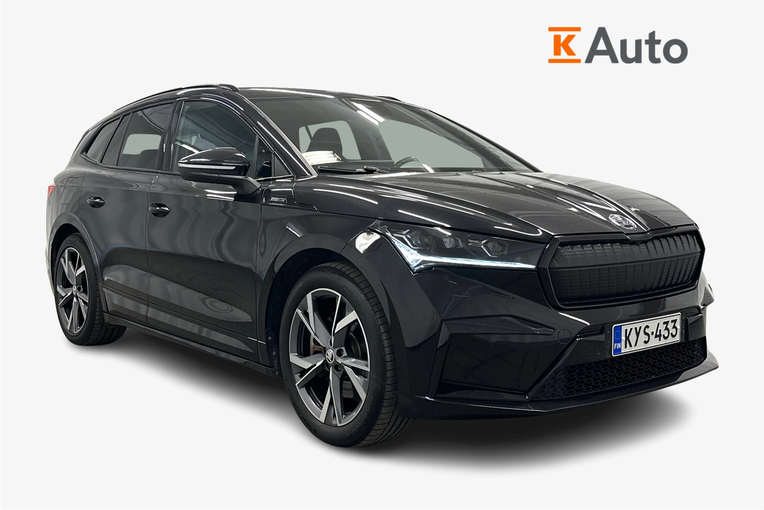 musta Skoda Enyaq 2023 kuva 1.