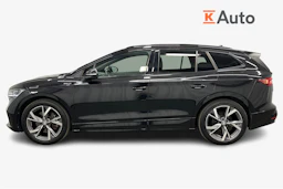 musta Skoda Enyaq 2023 kuva 7.