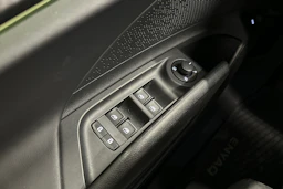 musta Skoda Enyaq 2023 kuva 19.