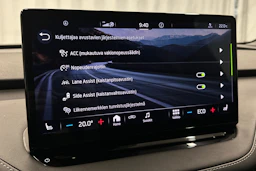 musta Skoda Enyaq 2023 kuva 30.