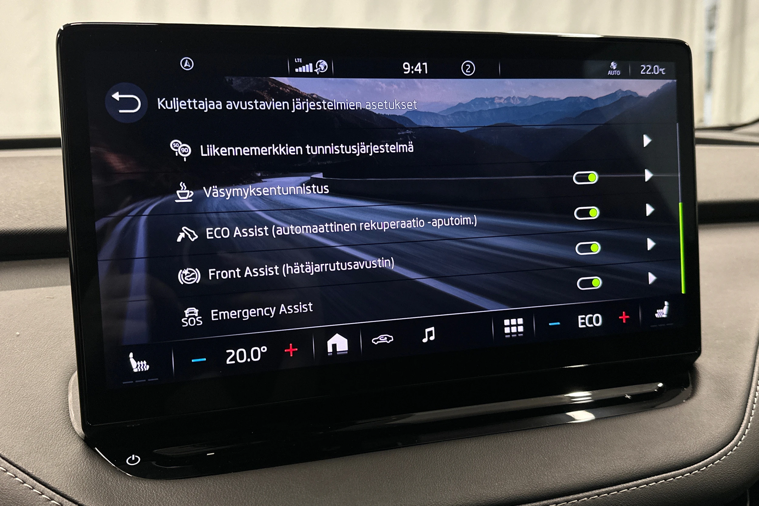 musta Skoda Enyaq 2023 kuva 31.