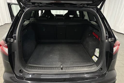 musta Skoda Enyaq 2023 kuva 40.