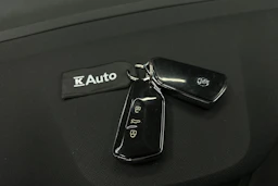 musta Skoda Enyaq 2023 kuva 45.