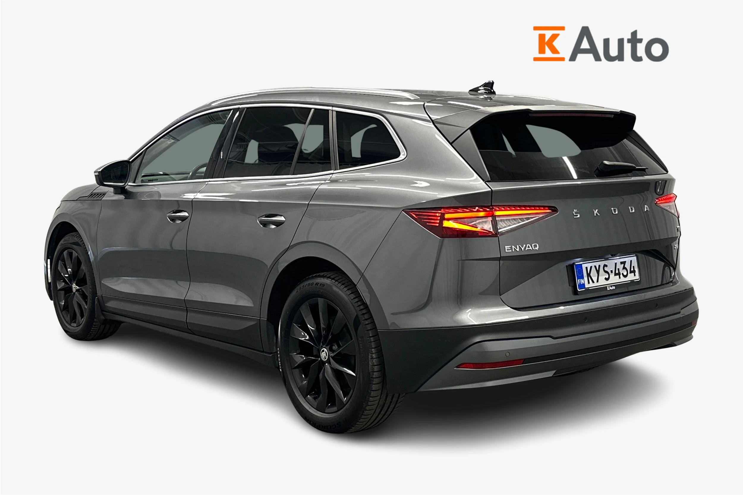 harmaa Skoda Enyaq 2023 kuva 3.