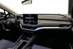 harmaa Skoda Enyaq 2023 kuva 9.