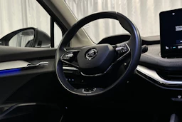 harmaa Skoda Enyaq 2023 kuva 19.
