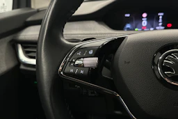 harmaa Skoda Enyaq 2023 kuva 20.