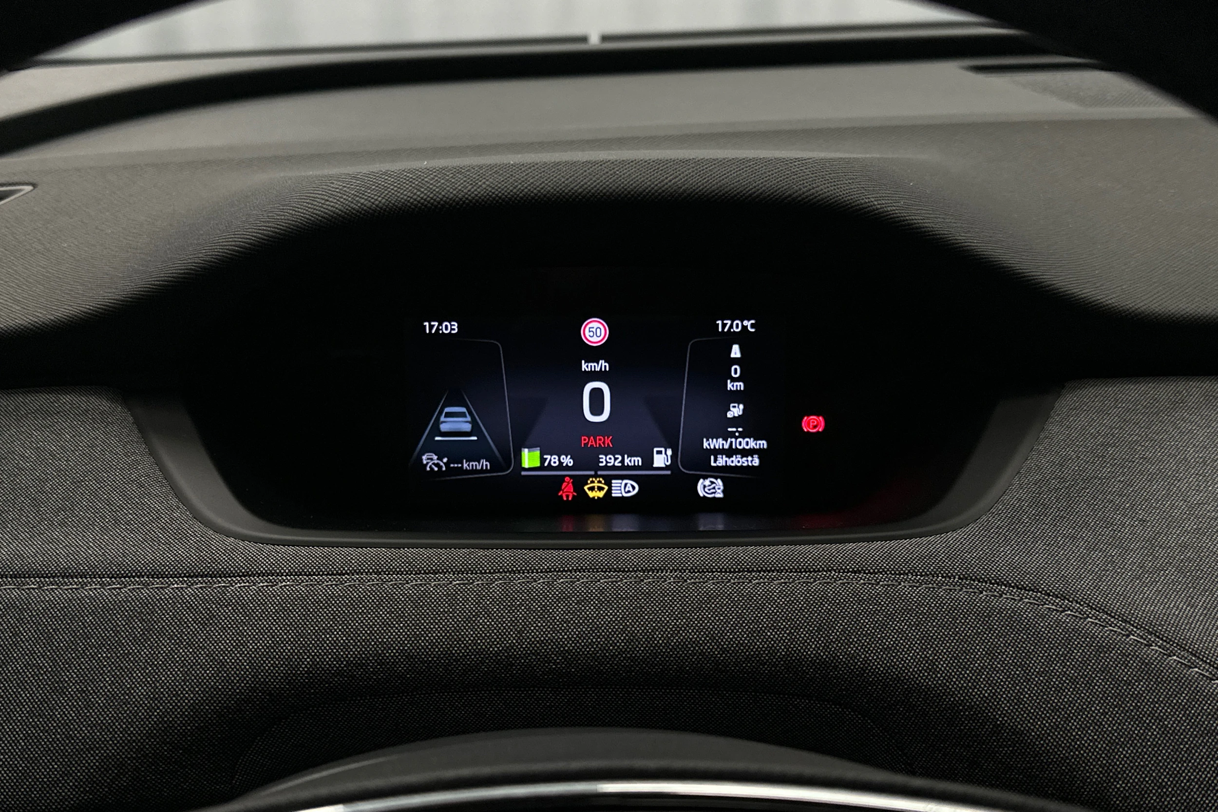 harmaa Skoda Enyaq 2023 kuva 23.