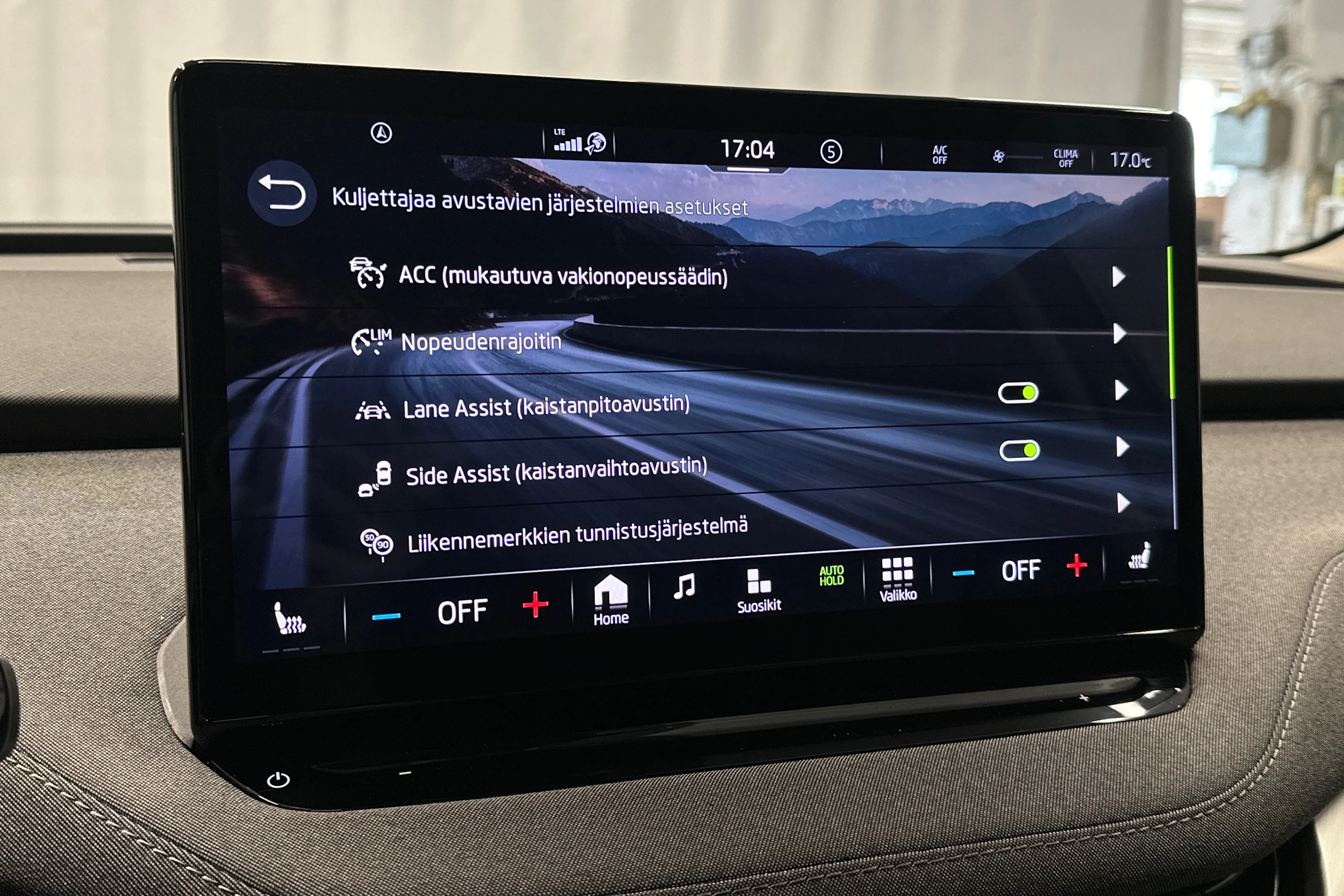harmaa Skoda Enyaq 2023 kuva 24.