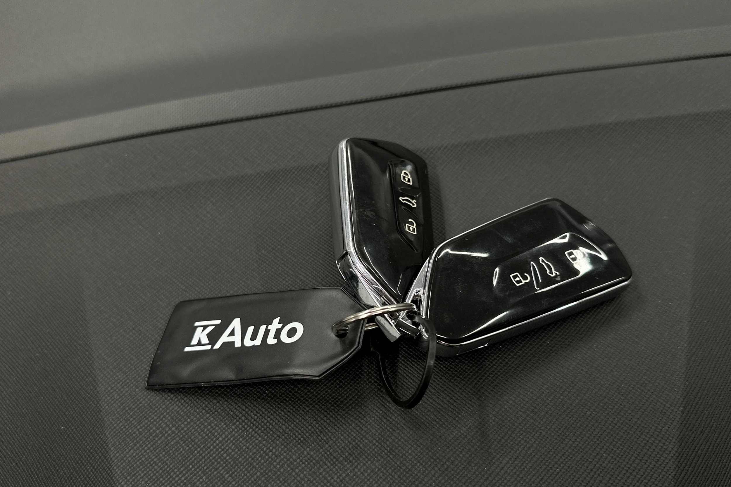 harmaa Skoda Enyaq 2023 kuva 40.