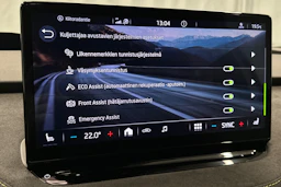 valkoinen Skoda Enyaq 2023 kuva 28.